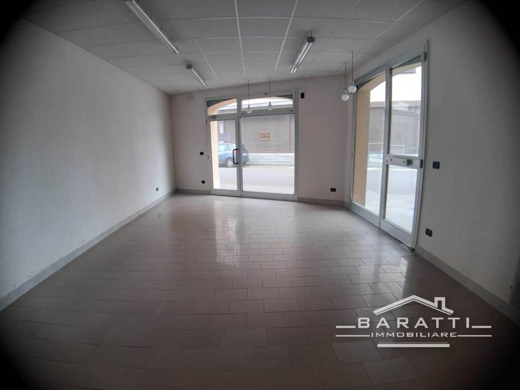 negozio in affitto a Cavezzo