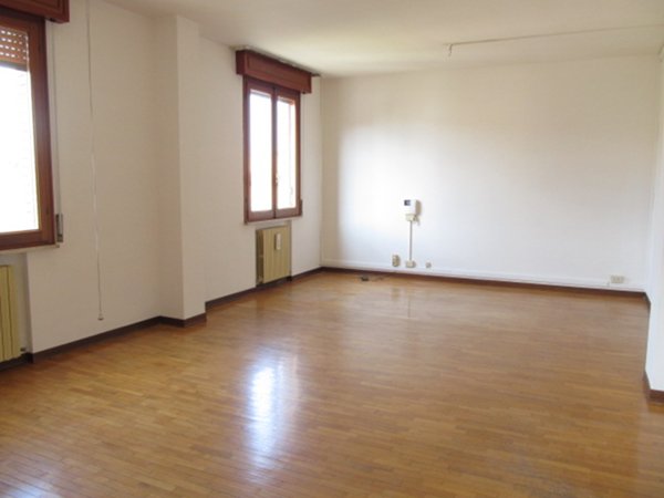ufficio in affitto a Cavezzo