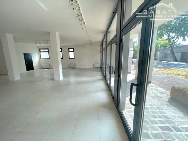 negozio in affitto a Cavezzo