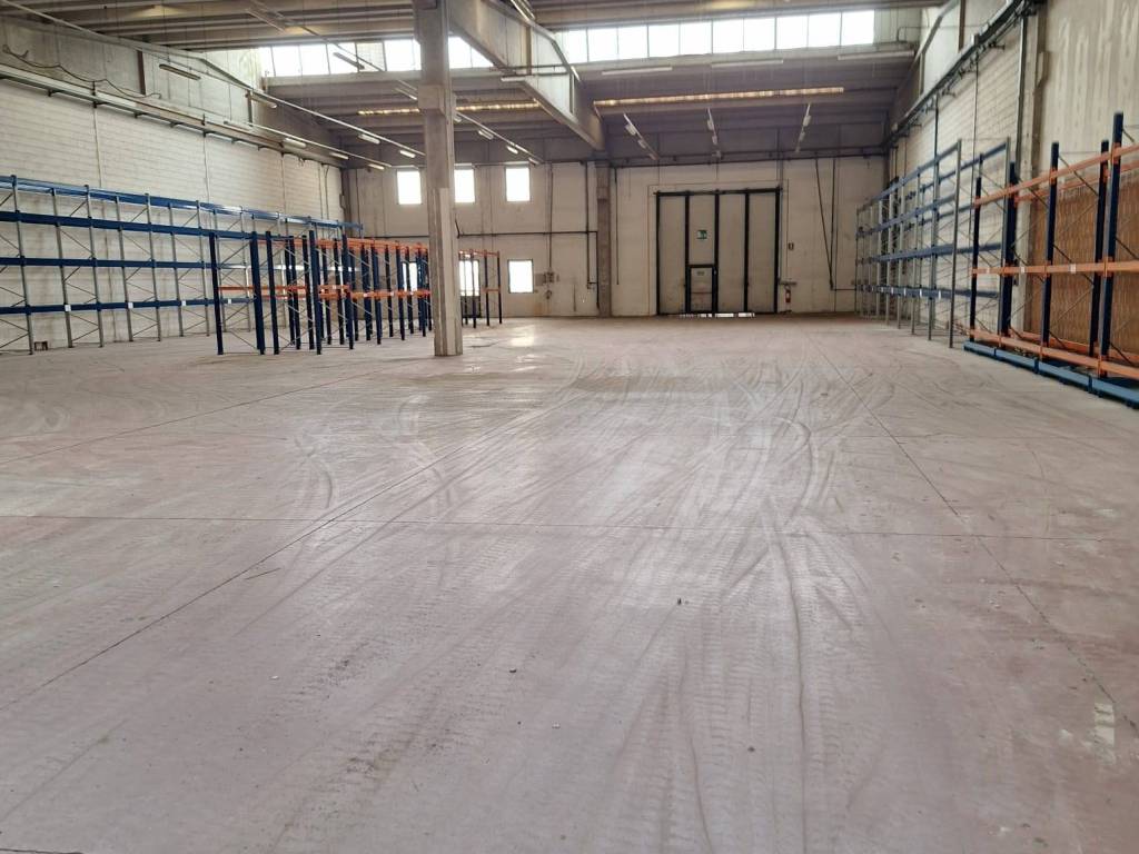 locale commerciale in affitto a Fiorano Modenese in zona Ubersetto