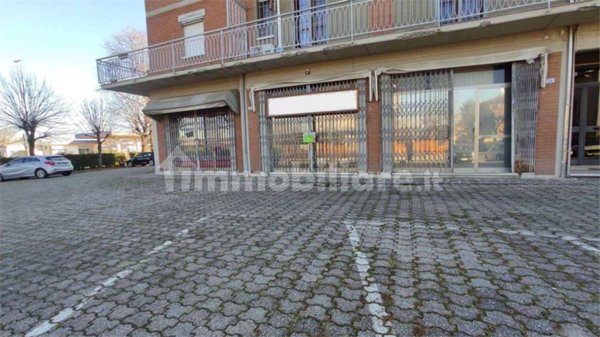 negozio in affitto a Fiorano Modenese in zona Spezzano