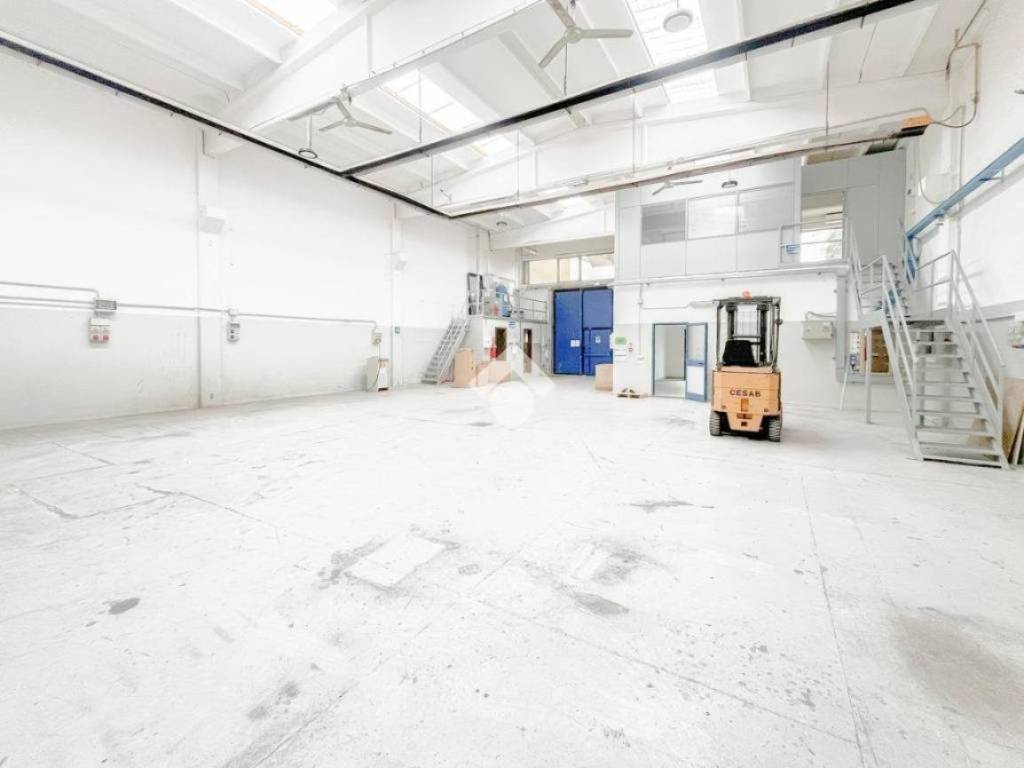 locale commerciale in affitto a Fiorano Modenese