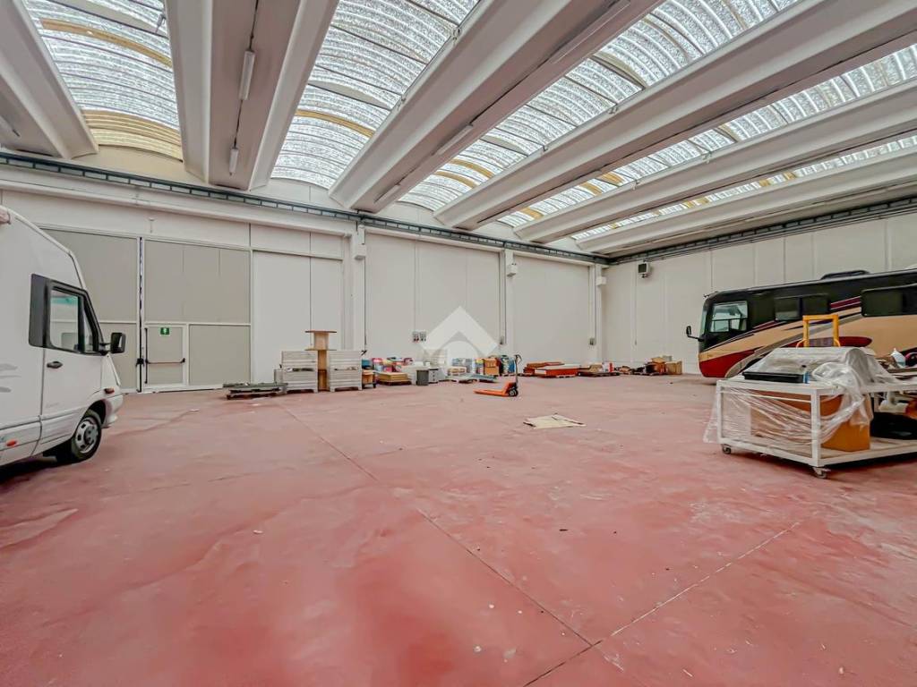 locale commerciale in affitto a Fiorano Modenese