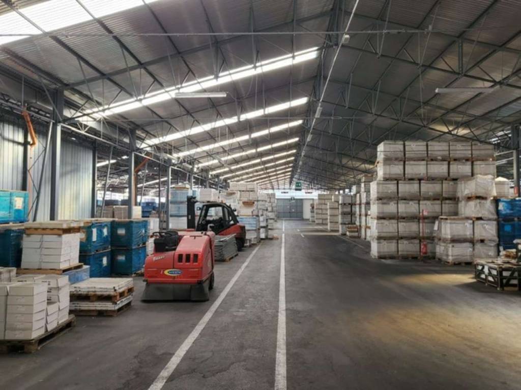 locale commerciale in affitto a Fiorano Modenese