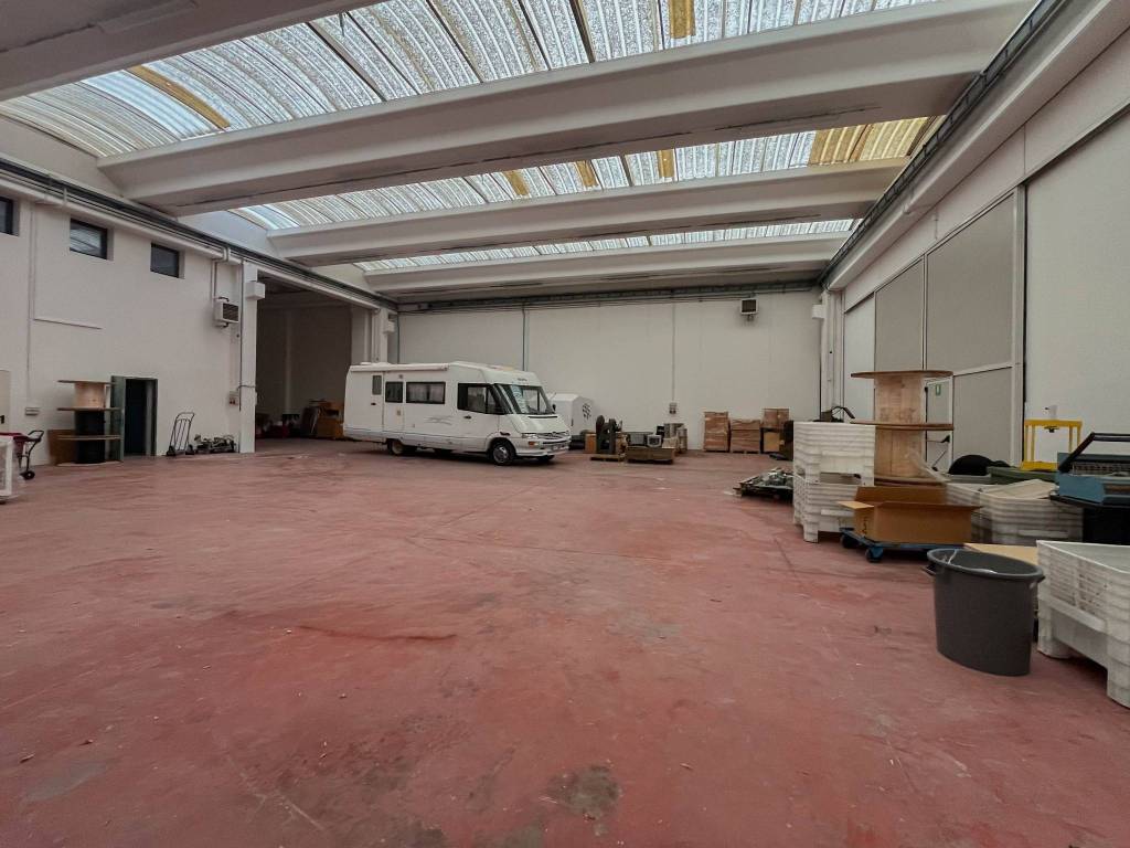 locale commerciale in affitto a Fiorano Modenese