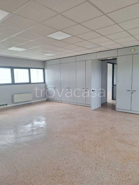 locale commerciale in affitto a Fiorano Modenese