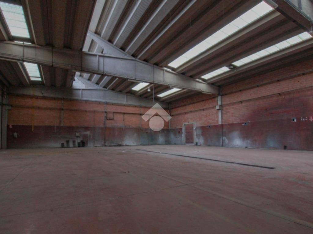 capannone in affitto a Fiorano Modenese