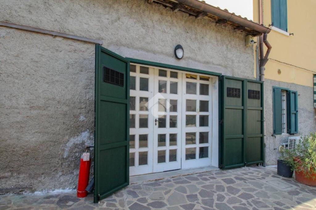 locale commerciale in affitto a Fiorano Modenese