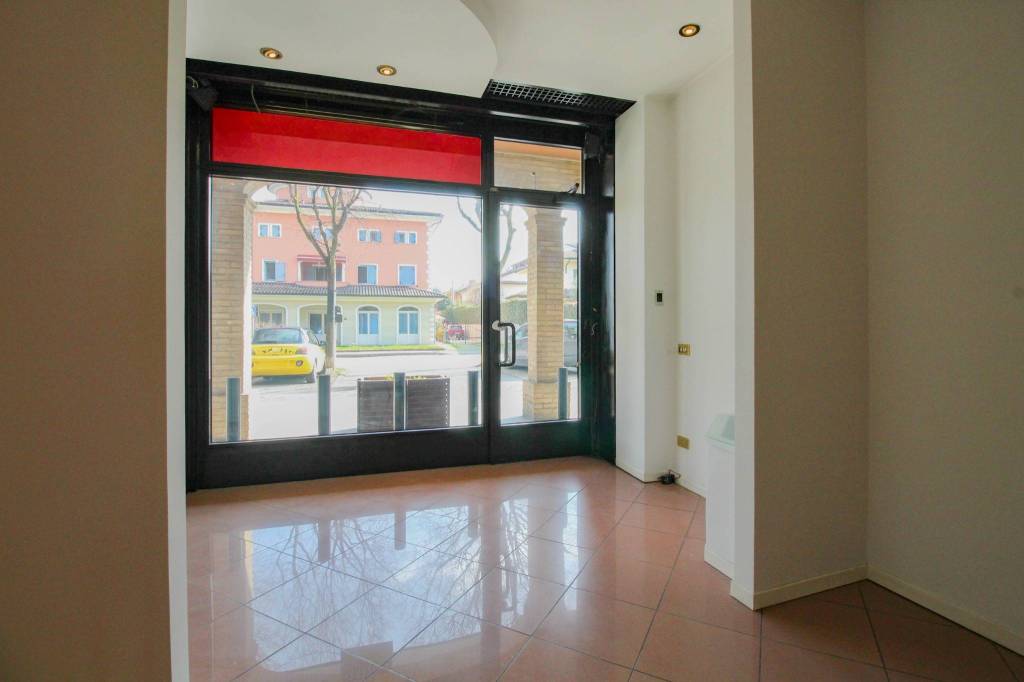 negozio in affitto a Formigine