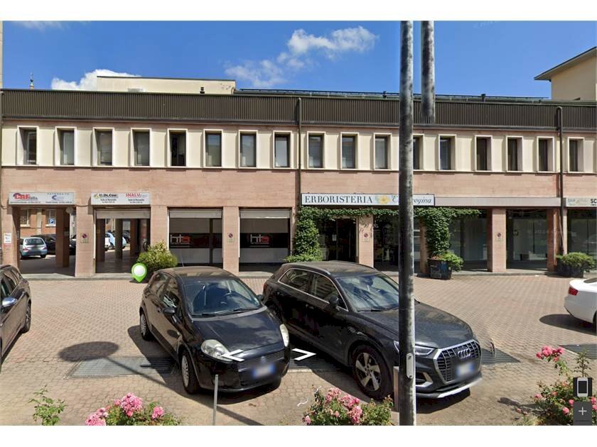 locale commerciale in affitto a Maranello