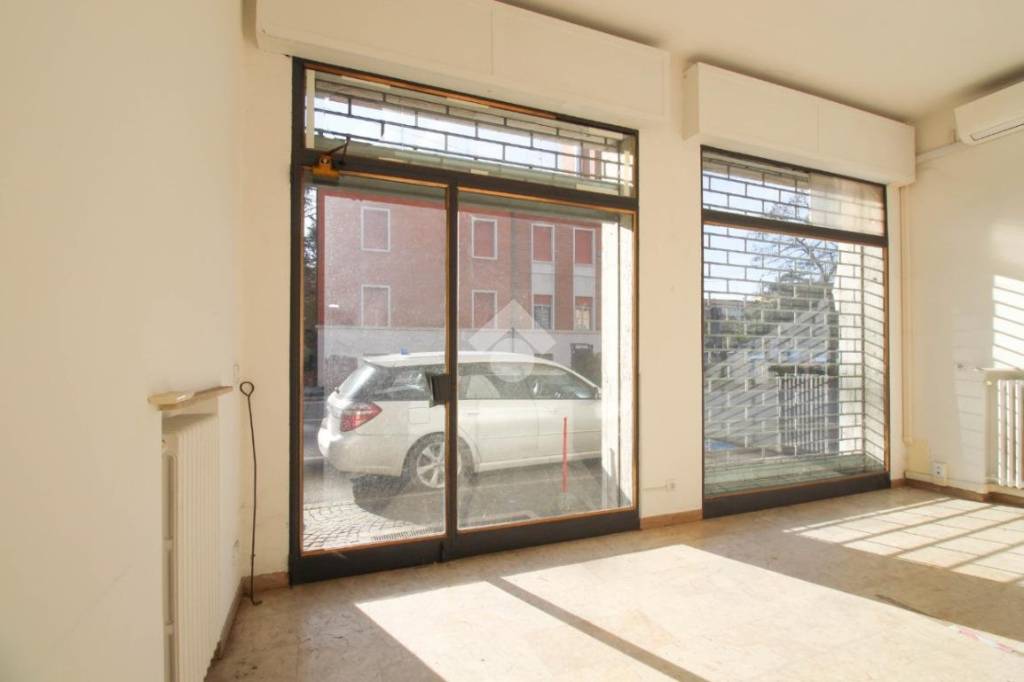 negozio in affitto a Maranello