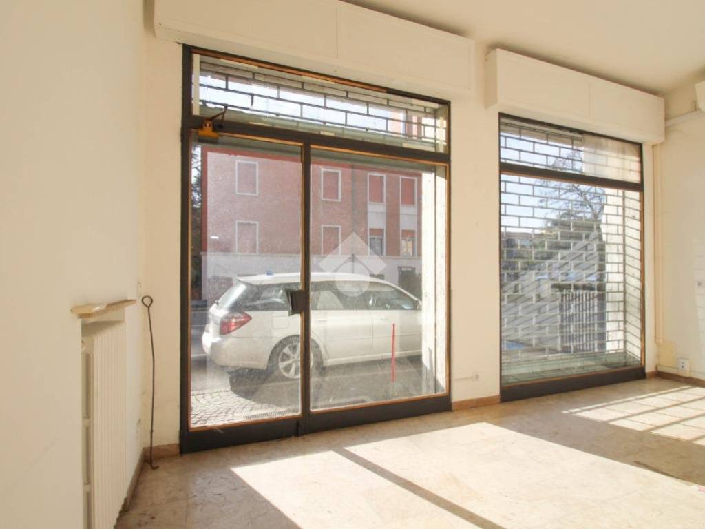 negozio in affitto a Maranello