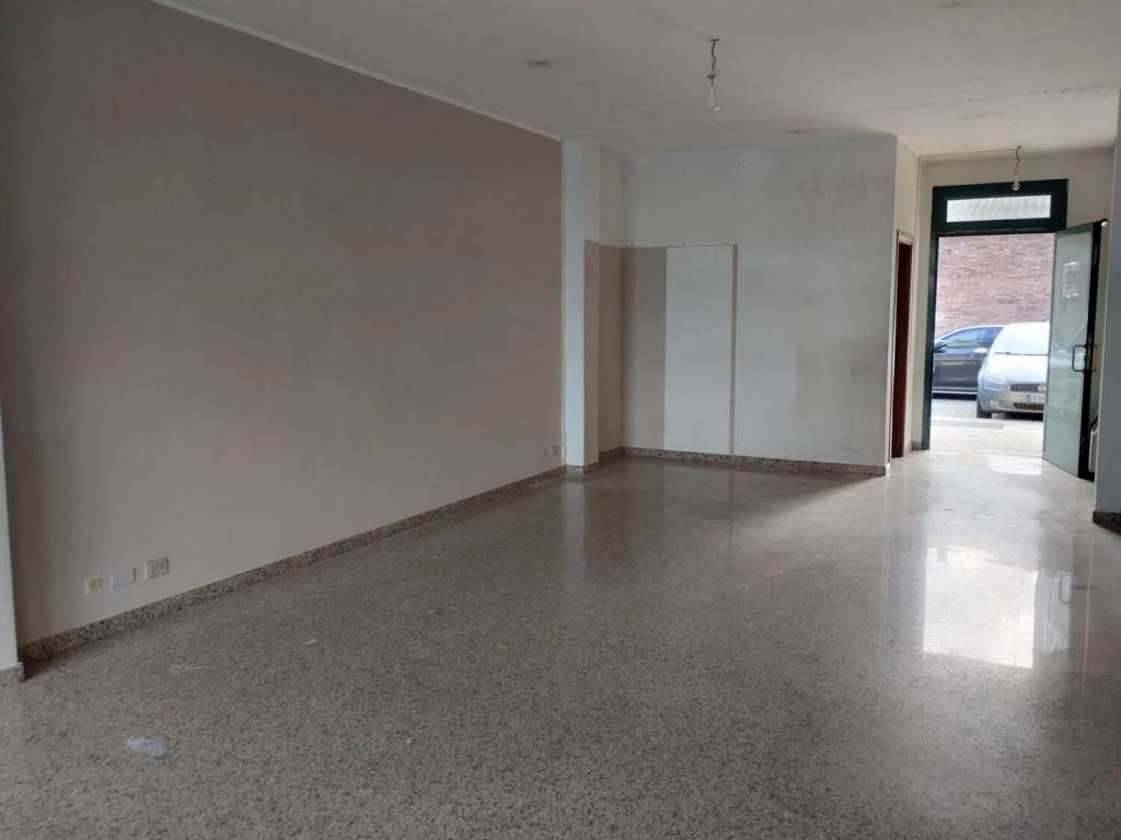 negozio in affitto a Maranello