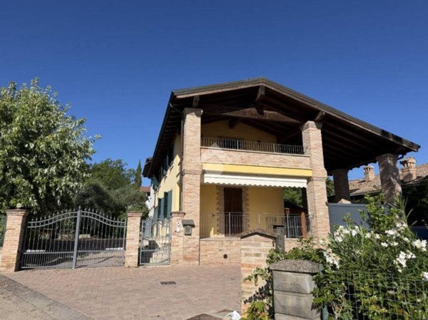 casa indipendente in affitto a Maranello