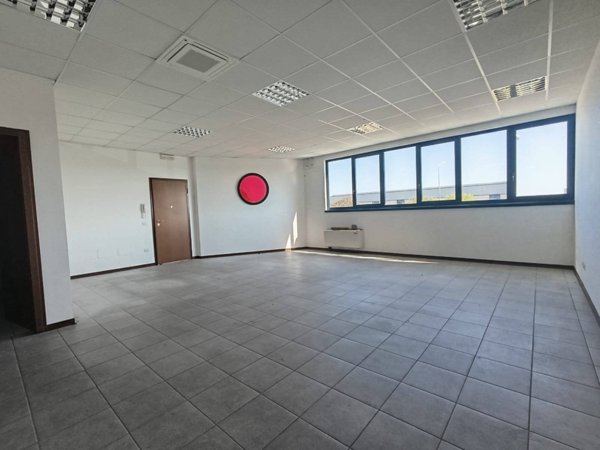 ufficio in affitto a Medolla