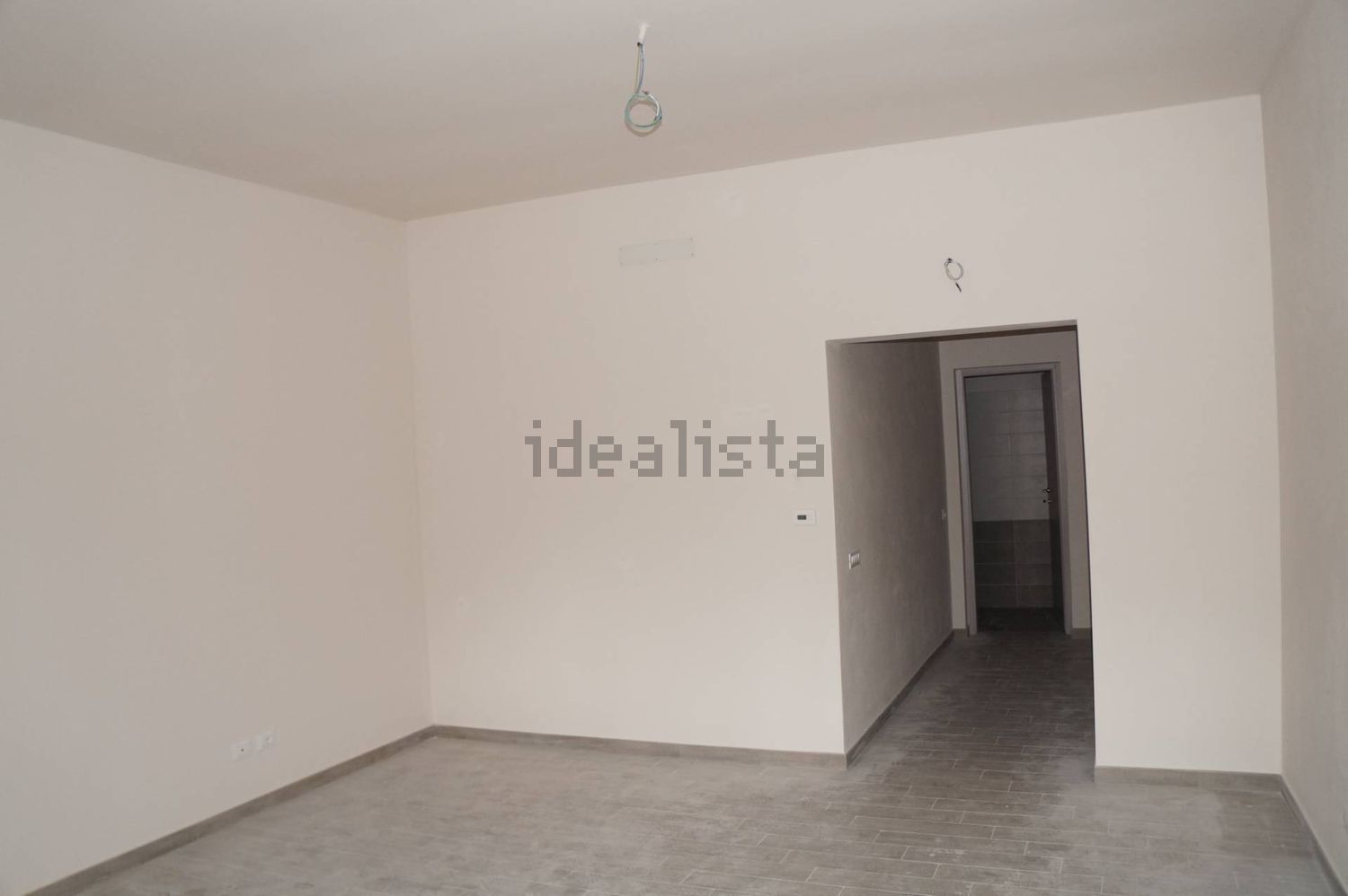 negozio in affitto a Mirandola