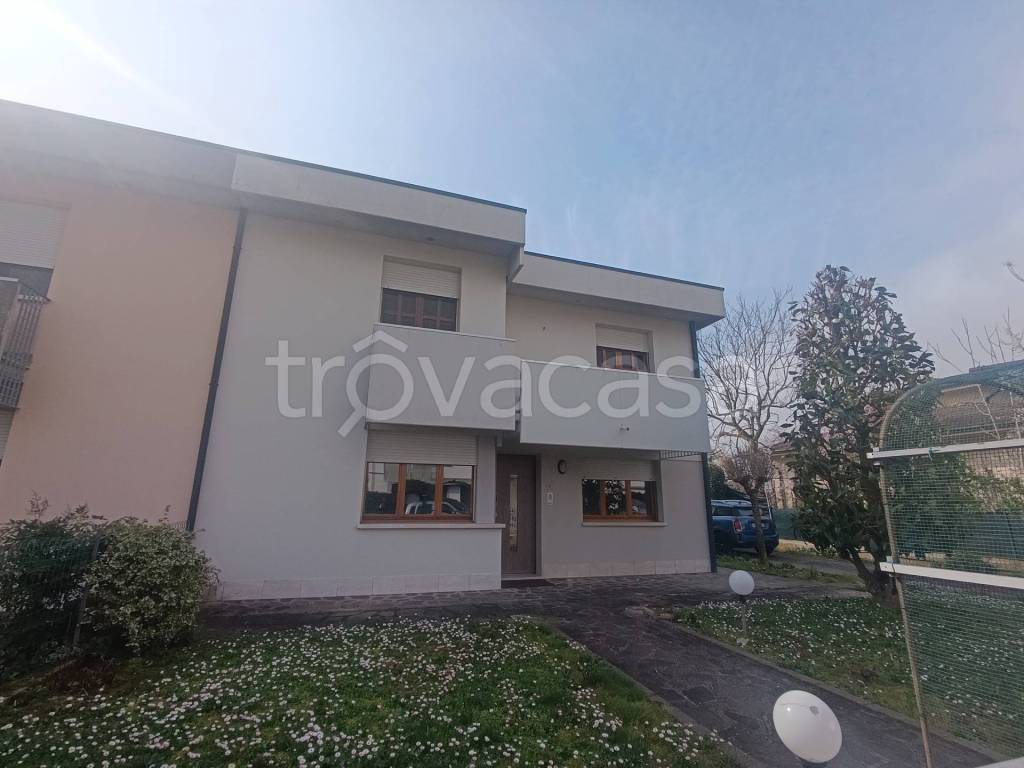 casa indipendente in affitto a Mirandola in zona Quarantoli