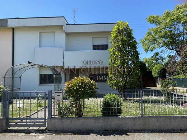 casa indipendente in affitto a Mirandola in zona Quarantoli