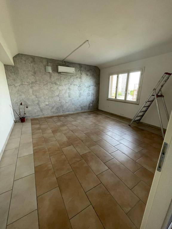 ufficio in affitto a Modena in zona Crocetta