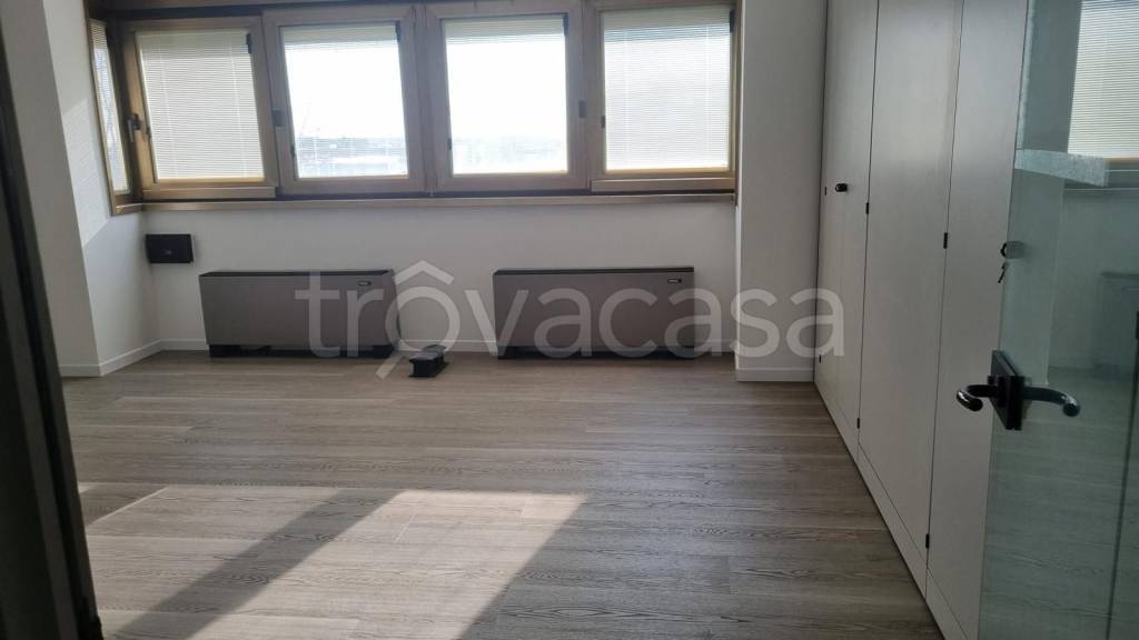 ufficio in affitto a Modena in zona Crocetta