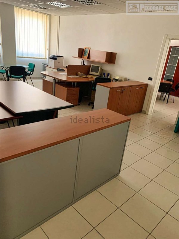 ufficio in affitto a Modena in zona Madonnina / Quattro Ville