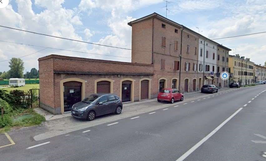 negozio in affitto a Modena in zona San Faustino