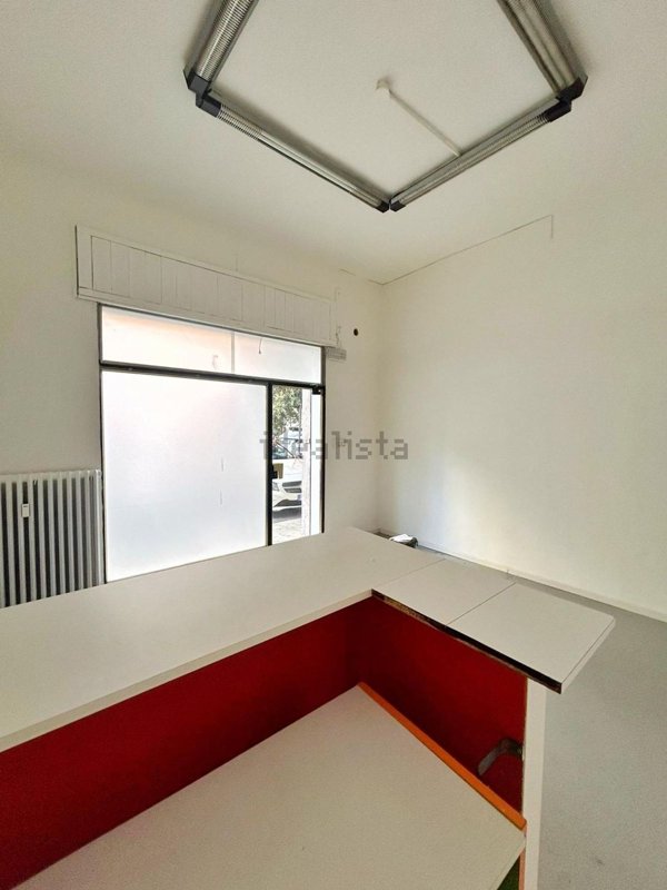 negozio in affitto a Modena in zona San Lazzaro / Modena Est