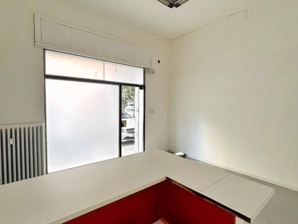 negozio in affitto a Modena in zona San Lazzaro / Modena Est