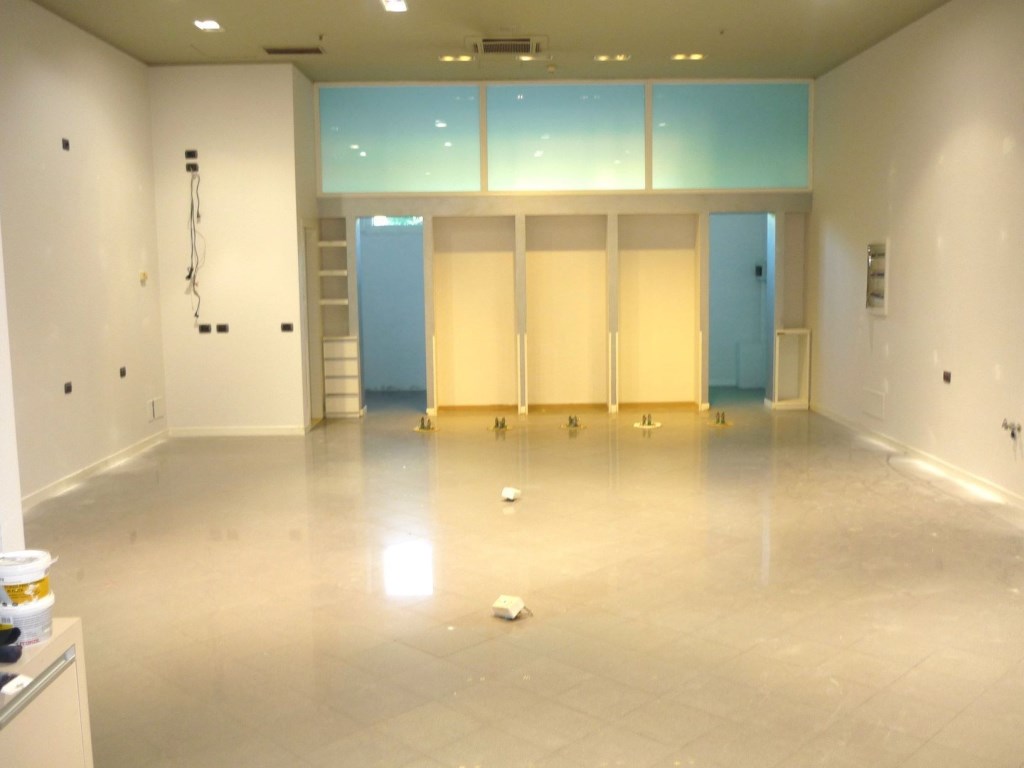 negozio in affitto a Modena in zona San Faustino