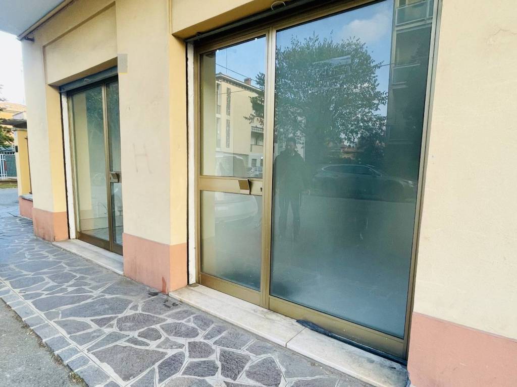 negozio in affitto a Modena in zona Sant'Agnese