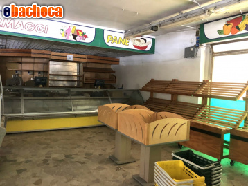 negozio in affitto a Modena in zona Centro Storico