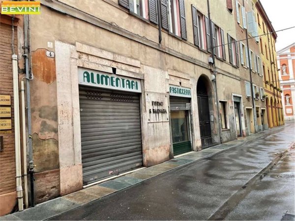 negozio in affitto a Modena in zona Centro Storico