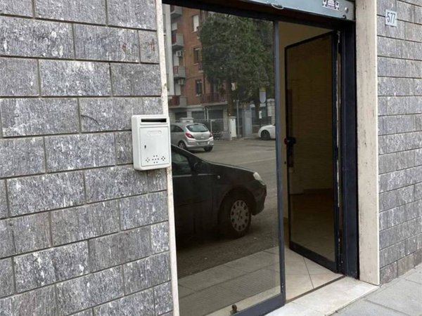 negozio in affitto a Modena in zona Vaciglio