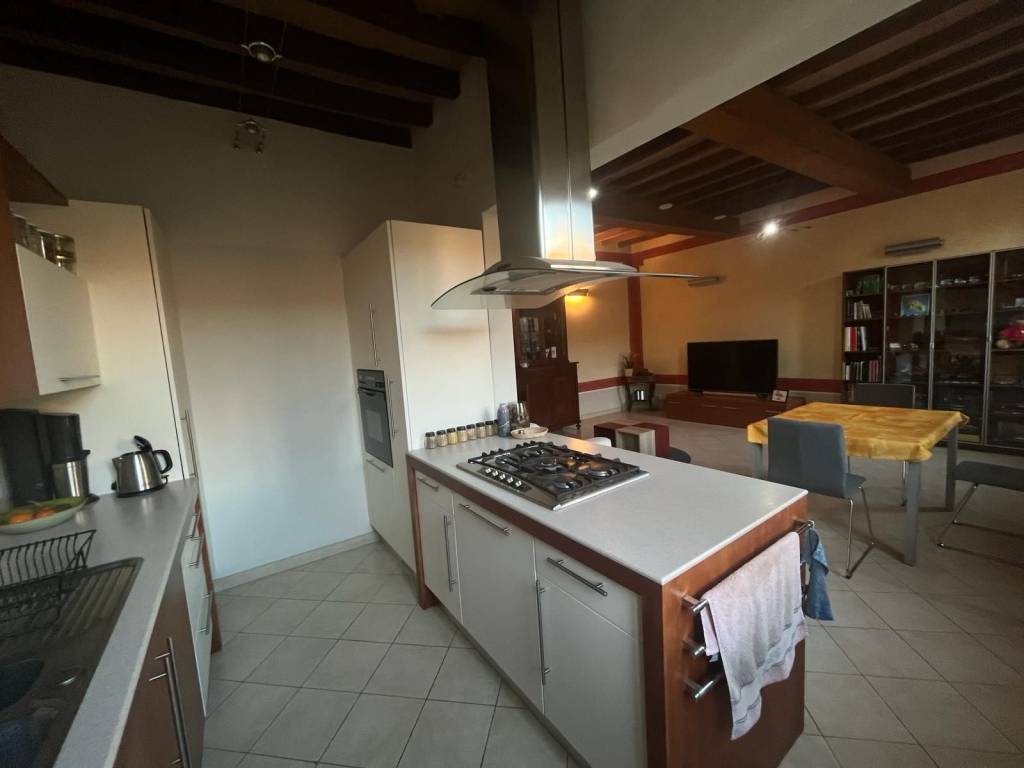 appartamento in affitto a Modena in zona Centro Storico
