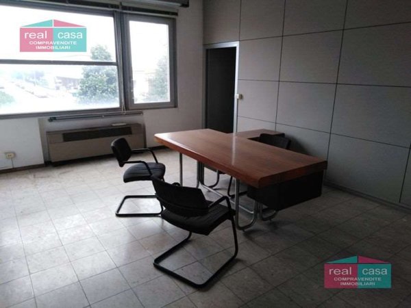 ufficio in affitto a Modena in zona Madonnina / Quattro Ville