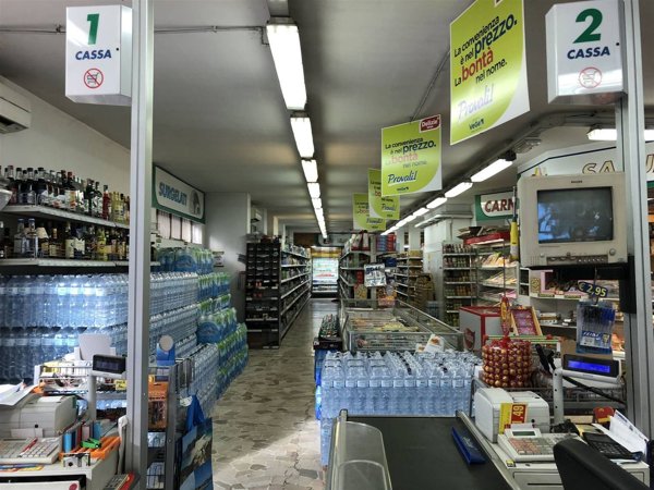 negozio in affitto a Modena in zona Crocetta