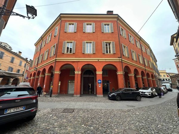 negozio in affitto a Modena in zona Centro Storico