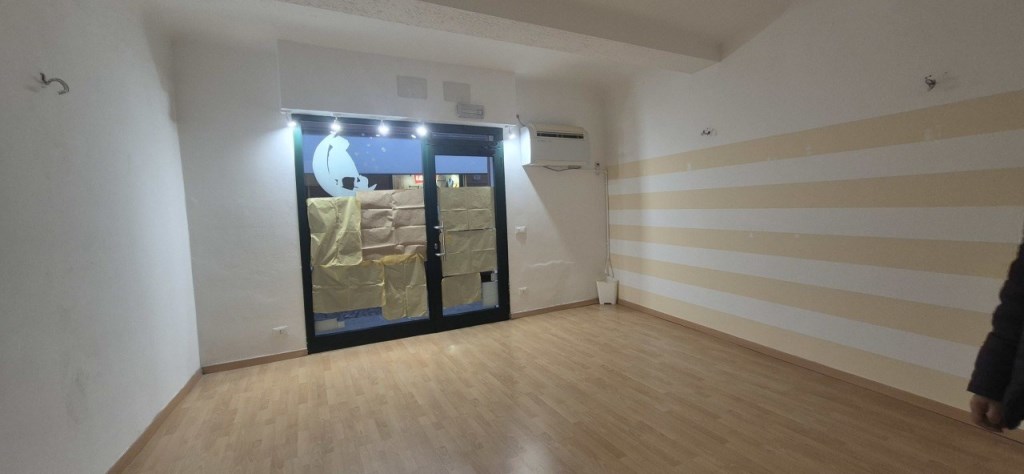 negozio in affitto a Modena in zona Centro Storico