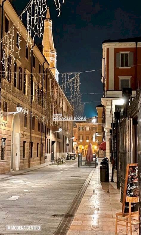 negozio in affitto a Modena in zona Centro Storico