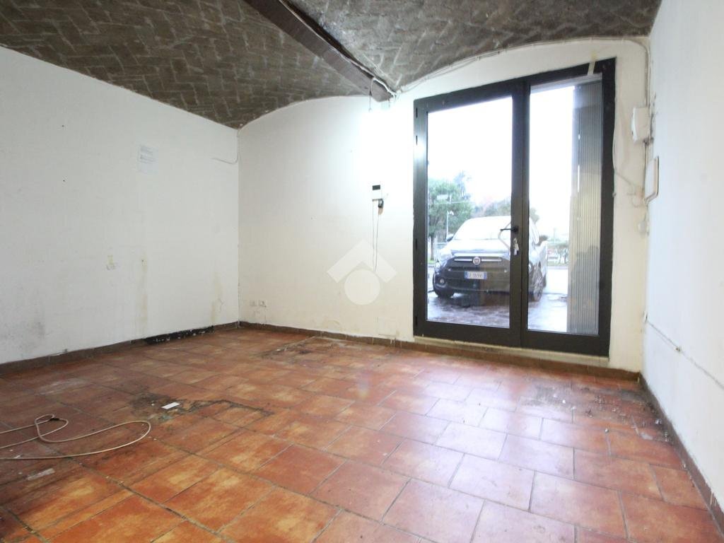 negozio in affitto a Modena in zona Madonnina / Quattro Ville