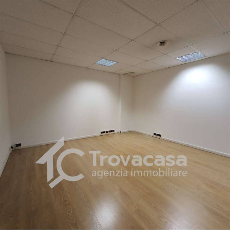 ufficio in affitto a Modena in zona San Faustino