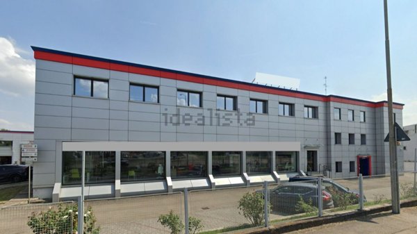 locale commerciale in affitto a Modena in zona Madonnina / Quattro Ville