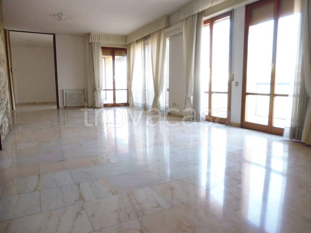appartamento in affitto a Modena
