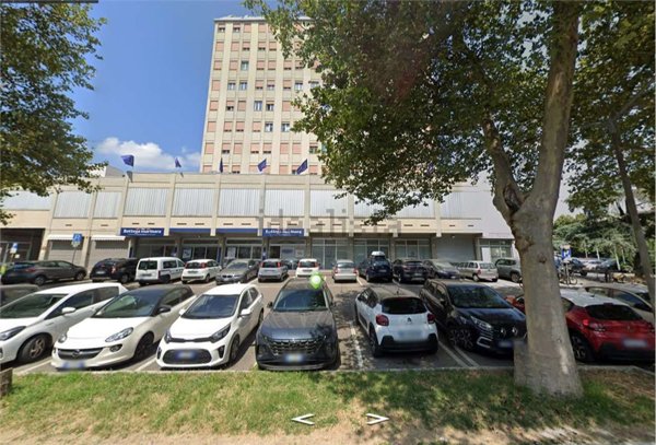 locale commerciale in affitto a Modena in zona San Faustino