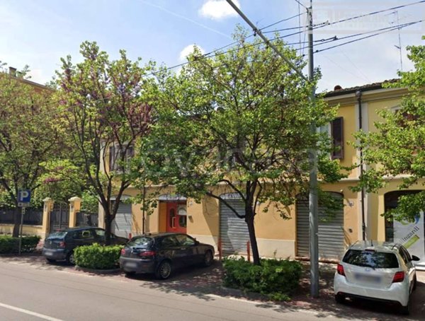 negozio in affitto a Modena in zona Buon Pastore