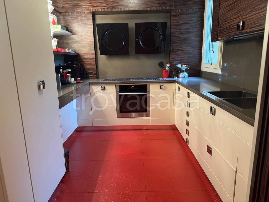 appartamento in affitto a Modena in zona Centro Storico