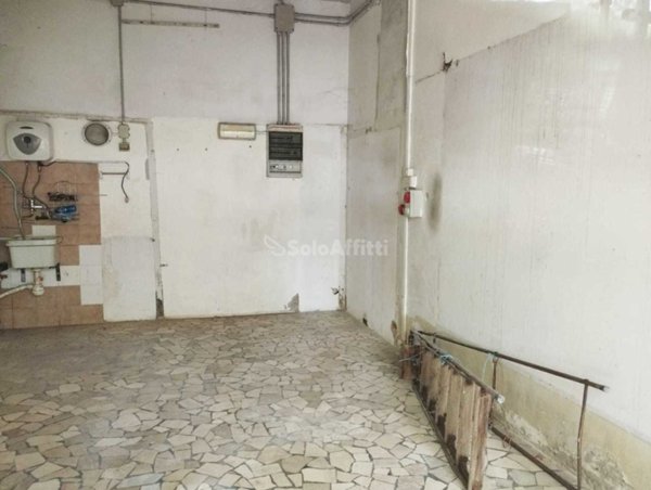 locale commerciale in affitto a Modena in zona Crocetta