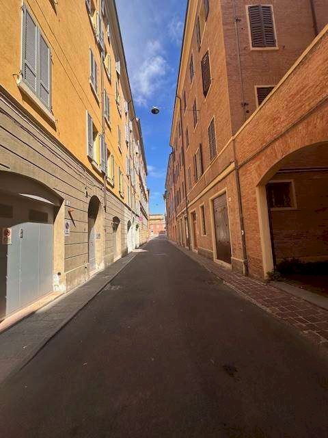 appartamento in affitto a Modena in zona Centro Storico