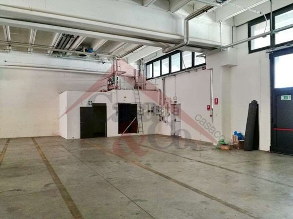 capannone in affitto a Modena