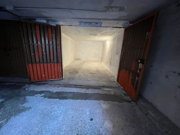 locale commerciale in affitto a Modena in zona Crocetta